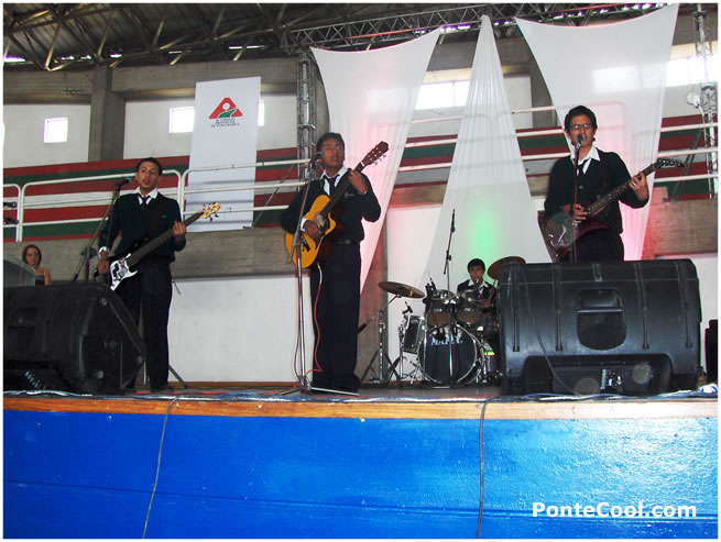 J&oacute;venes integrantes del Grupo Kar