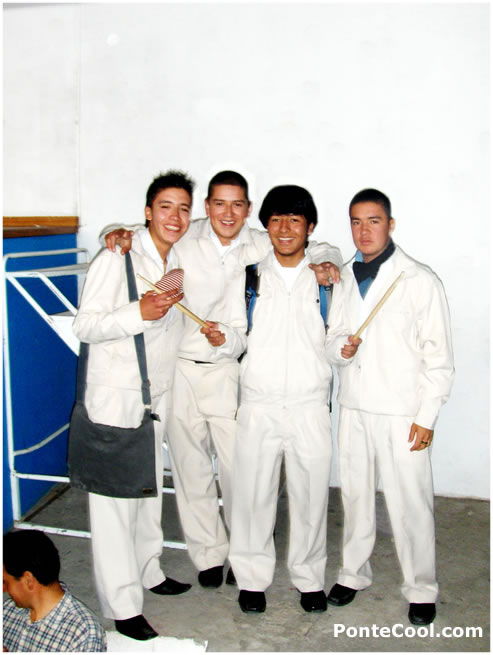 Grupo musical "Eco" representando al Colegio Guayaquil