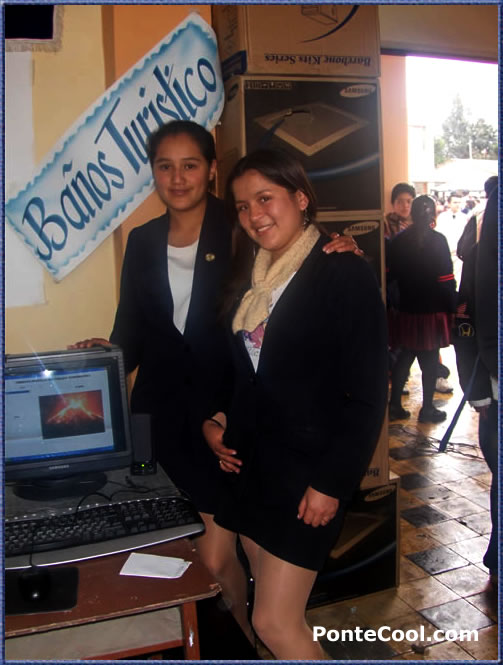 Estudiantes del Colegio Efren Reyes promocionando a Ba&ntilde;os