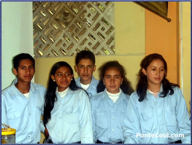 Estudiantes del Colegio Luis A. Martínez