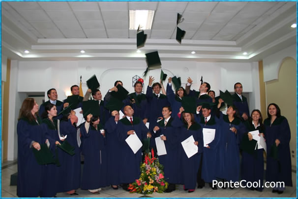 Y todos a una sola voz que vival los graduados...!