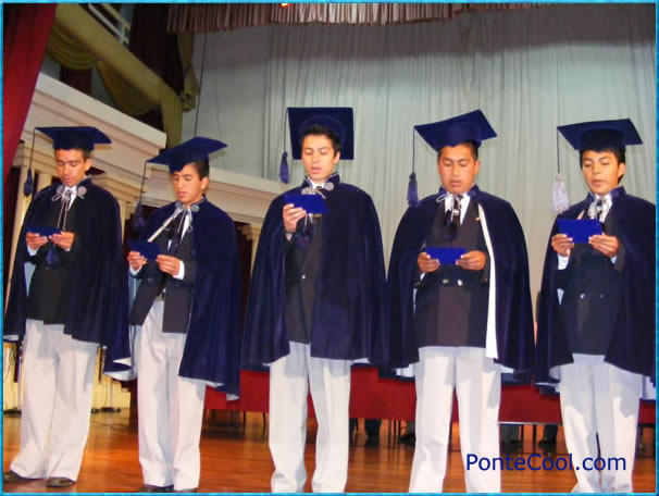 La despedida final del Colegio que un d&iacute;a les dio su bienvenida