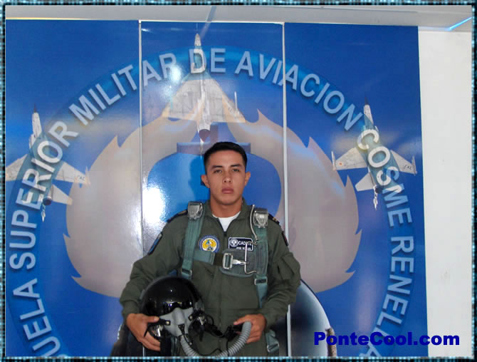 Estudiante de aviaci&oacute;n del Cosme Renella