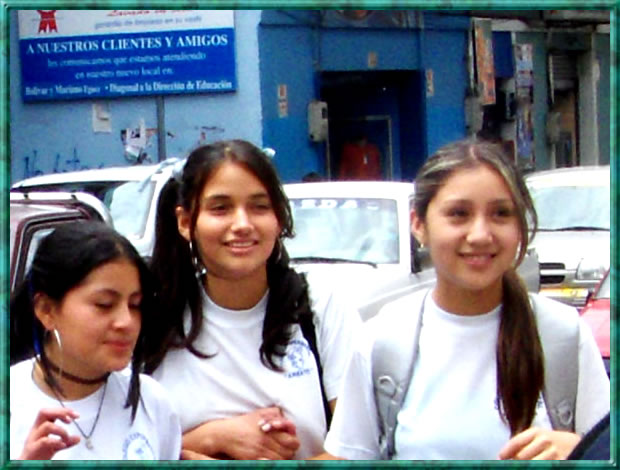 La alegr&iacute;a de estudiantes del Colegio Ambato