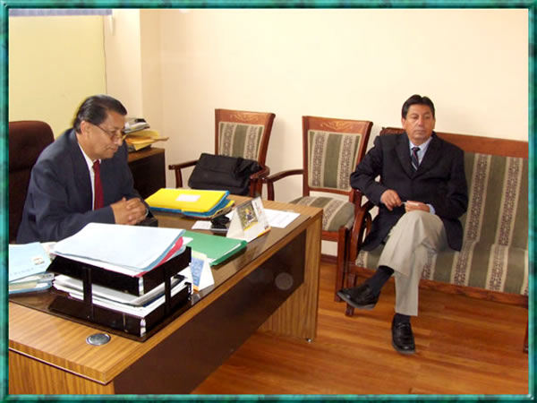 Rector y Vice-Rector del Colegio Rumi&ntilde;ahui